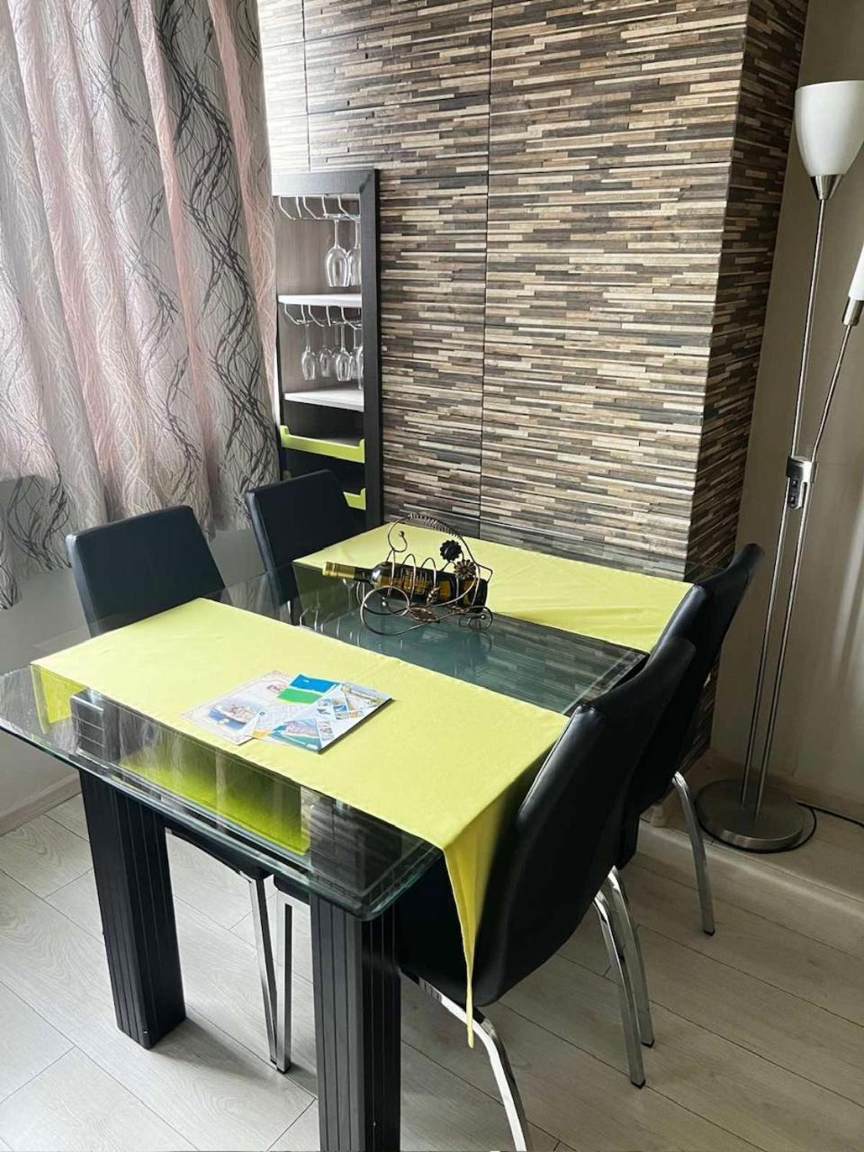 Avelov Art Apartment Burgas City Exterior foto